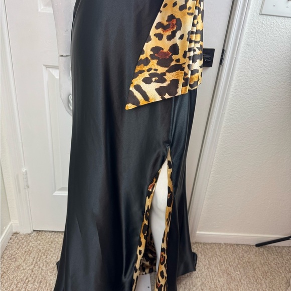 Cinderella Elegant Black and Leopard Print Gown SIZE - Picture 8 of 14